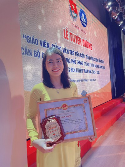 Cô Huỳnh Thanh Trúc Bí thư Chi đoàn tấm gương sáng trong hoạt động chuyên môn và phong trào