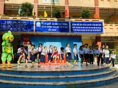 Tổ chức sân chơi Tiếng Anh một hoạt động thú vị cho học sinh