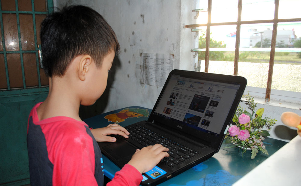 Dạy trẻ tiểu học sử dụng Internet đúng cách