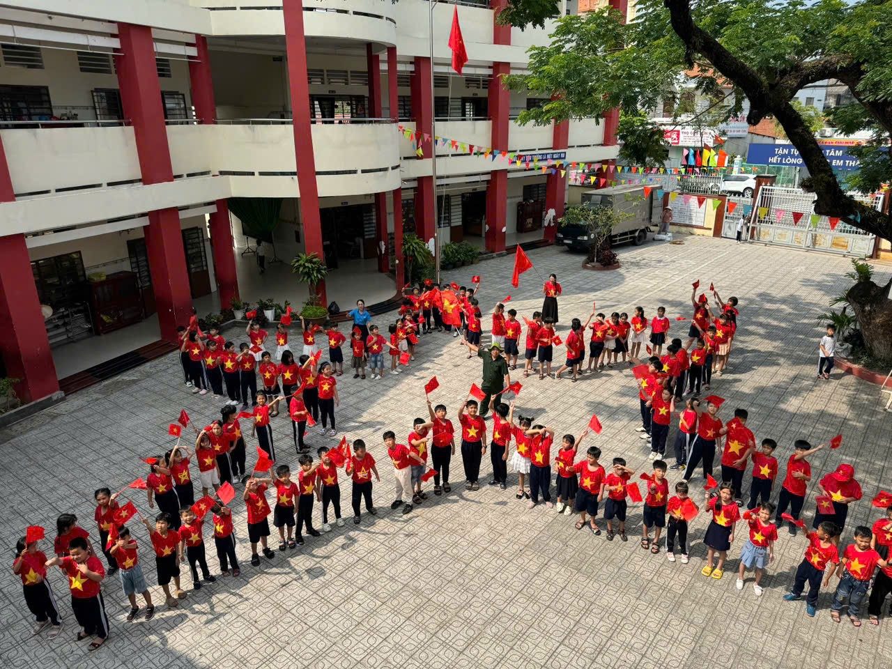 Trường tiểu học Hiệp Thành tổ chức ngày hội “Mừng non sông thống nhất”